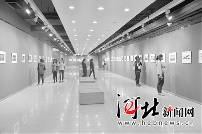 摄影展现场。