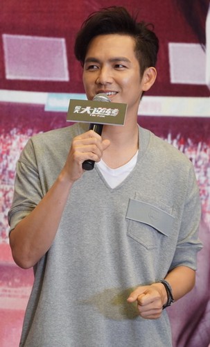 钟汉良亮相上海