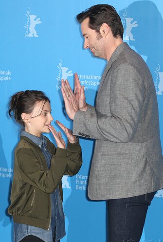 休叔与“X-23”达芙妮-金击掌