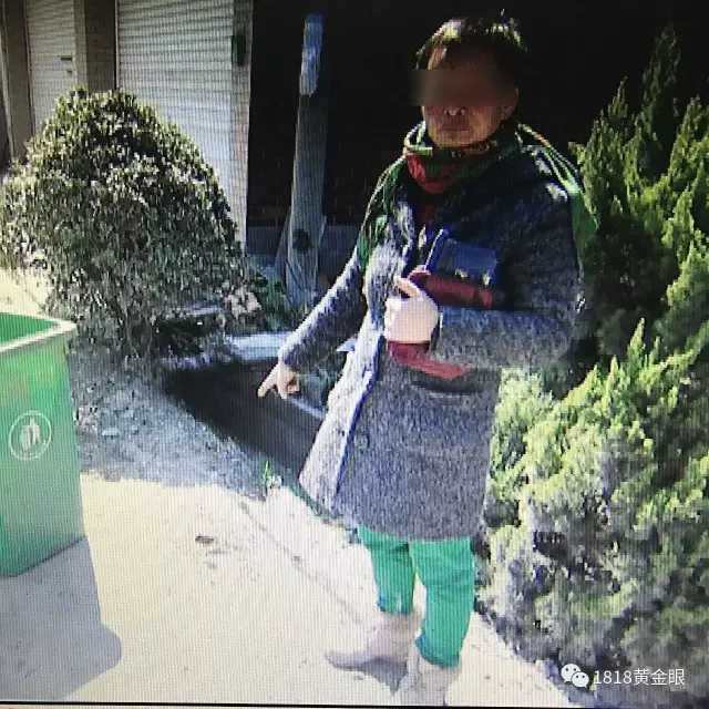 原来，路边指示牌的底座有些生锈，张某想着摇断之后占为己有，如果有人问起，也可以说是风大刮断的，却没想到被民警逮个正着。