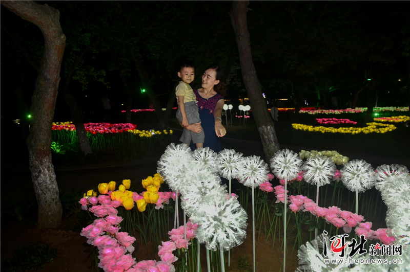 2018北戴河首届光影艺术节开幕(图) 2018北戴河首届光影艺术节开幕(图)